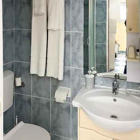 Nice Apartment In Klek With House Sea View Апартаменты *